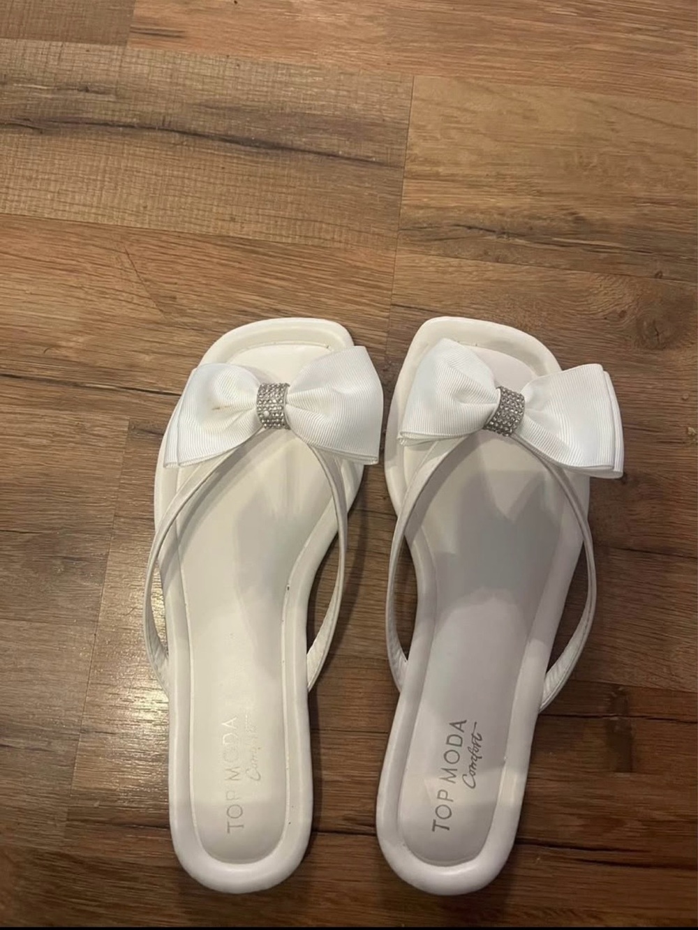 TOP Moda White Bow Slide Sandals with Rhinestone Accent